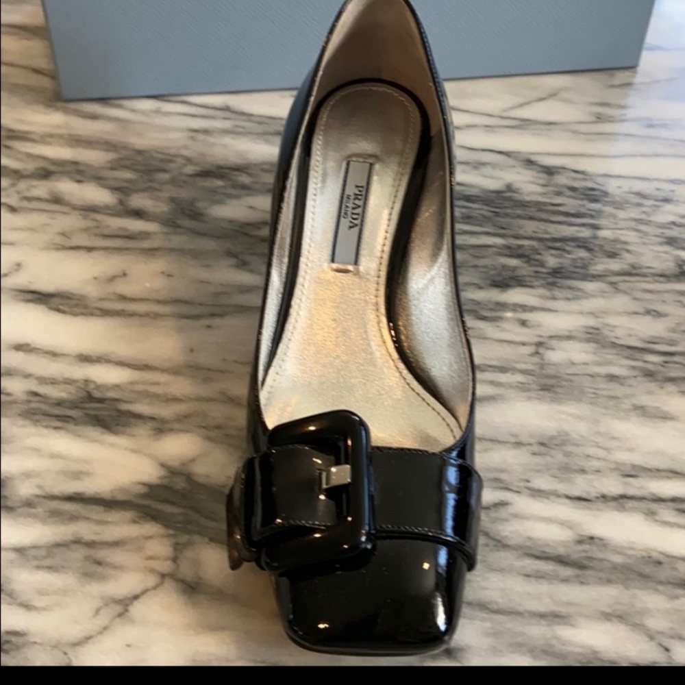Prada buckled black pump - Picture 4 of 9